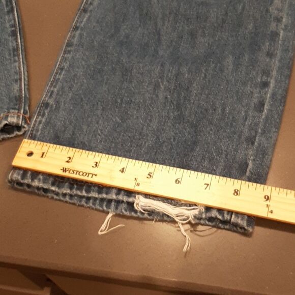 Flamingo Distressed Jeans with Decals NWT - Picture 11 of 12